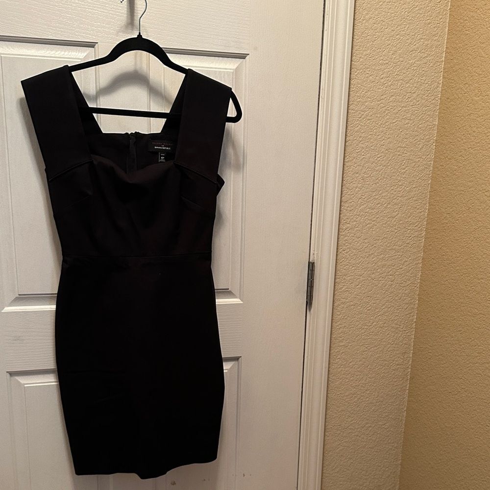 Banana Republic Classic Little Black Mini Dress, New without tag Size 6 Petitie